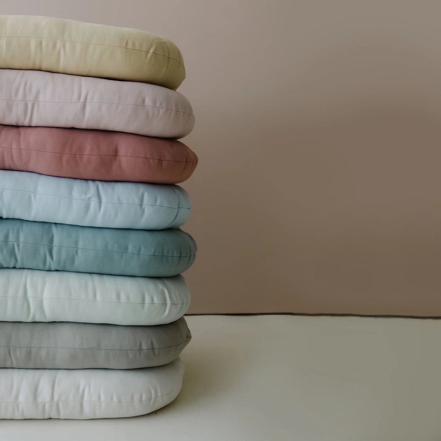 2026 Cale-bébé Snuggle Me – Nid Confortable et Ergonomique pour Bébé en Teinte Naturelle