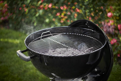 2026 Weber Classic Kettle 57 cm – Barbecue à Charbon, Grille Acier Triple Couche, Édition Limitée
