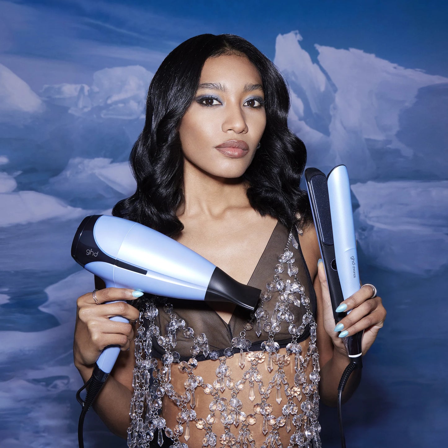 2026 Coffret Cadeau Deluxe ghd - Lisseur Chronos & Sèche-Cheveux Helios en Bleu Icy