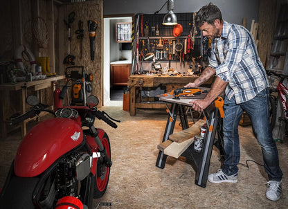 2026 Table de Travail et Chevalet Pliant 2-en-1 Worx Pegasus, Banc de Travail Portable Facile à Installer, 31" L x 25" P x 32" H, Léger avec Haute Capacité de Charge, WX051 - Inclut 2 Serres et 4 Brides
