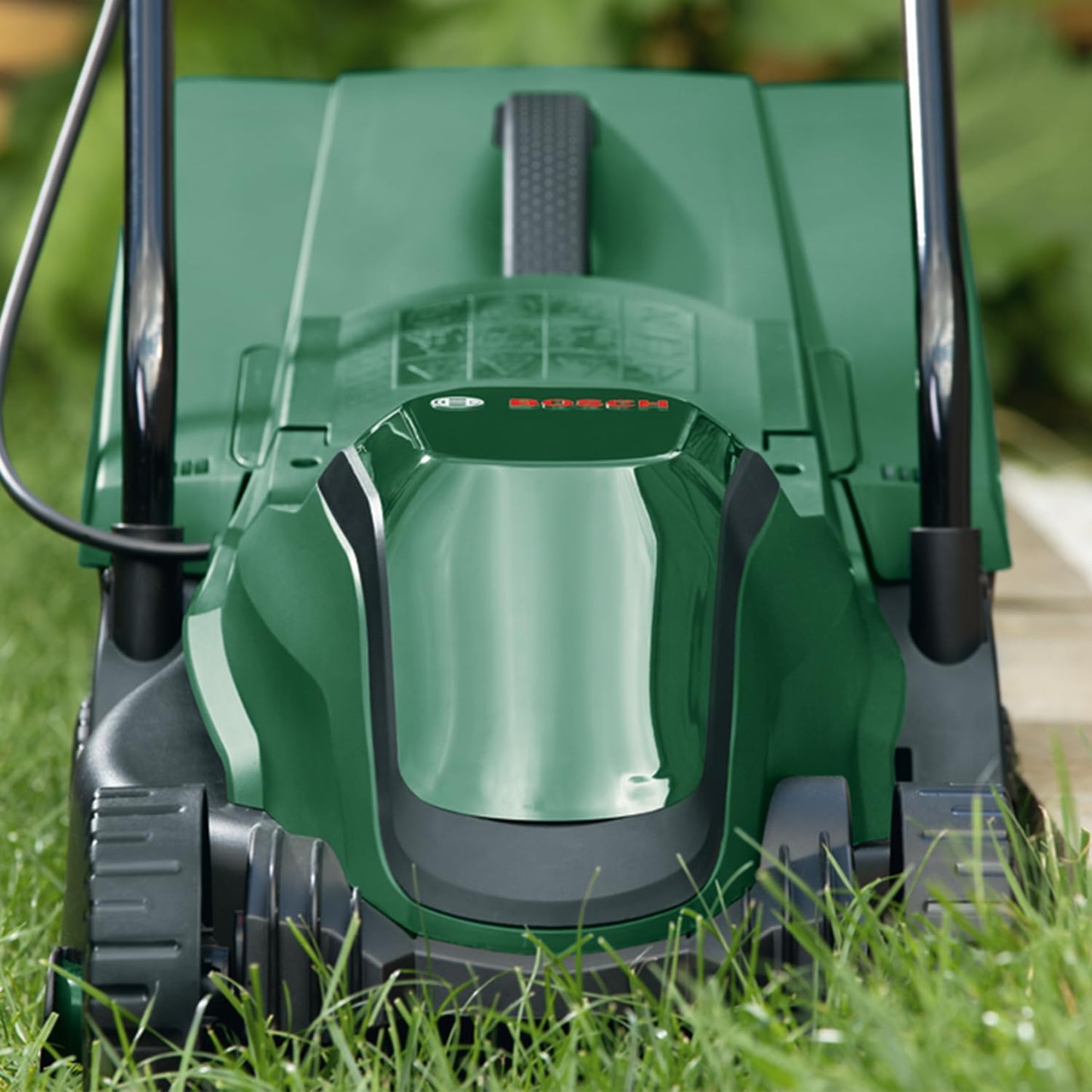 Bosch tondeuse à gazon sans fil CityMower 18V-32-300 (18 V, 1x batterie 4,0 Ah, Moteur Brushless, largeur de coupe : 32 cm, tond jusqu’à 300 m², dans une boîte en carton)