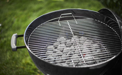2026 Weber Classic Kettle 57 cm – Barbecue à Charbon, Grille Acier Triple Couche, Édition Limitée