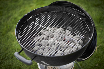 2026 Weber Classic Kettle 57 cm – Barbecue à Charbon, Grille Acier Triple Couche, Édition Limitée