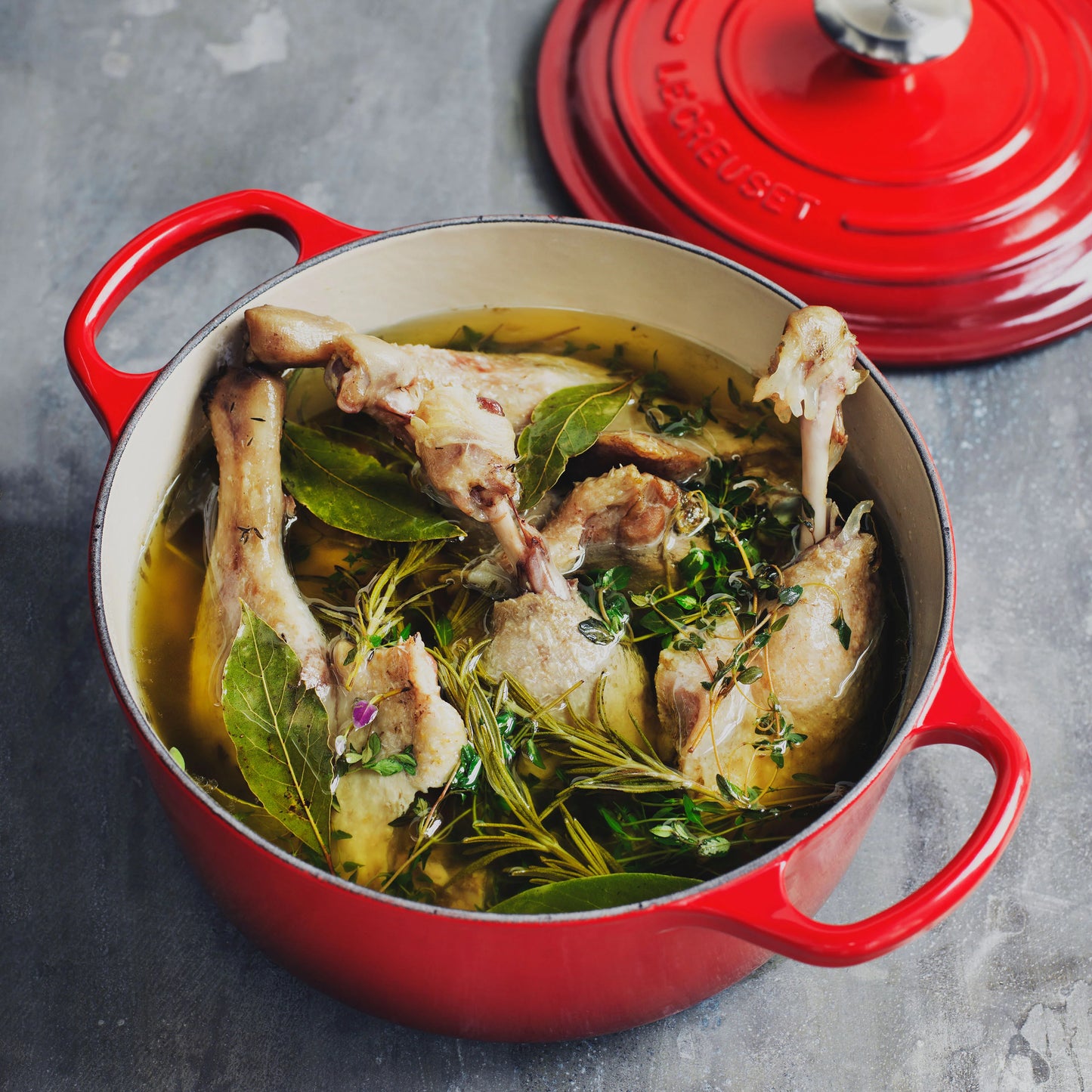 2026 Le Creuset Signature Cocotte en Fonte Émaillée 2 Quart – Couleur Cerise