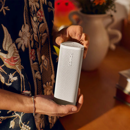 2026 Sonos Roam 2 – Enceinte Portable Bluetooth Blanche, Étanche IP67, Batterie 10 Heures, Wi-Fi et Bluetooth, Son Puissant et Polyvalent